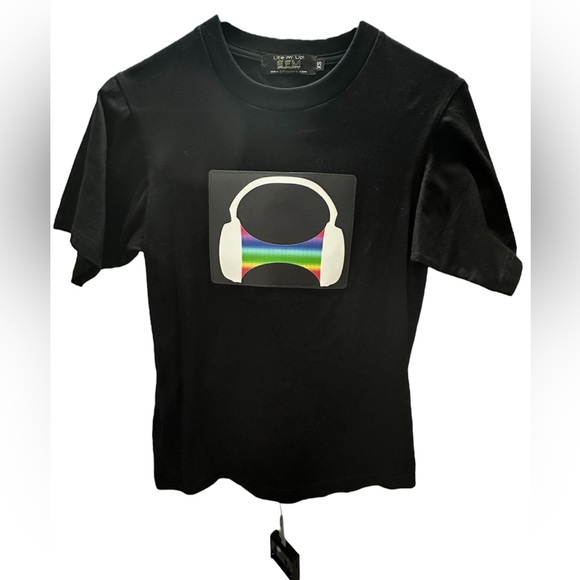 Interactive  T-Shirt - Picture 1 of 5